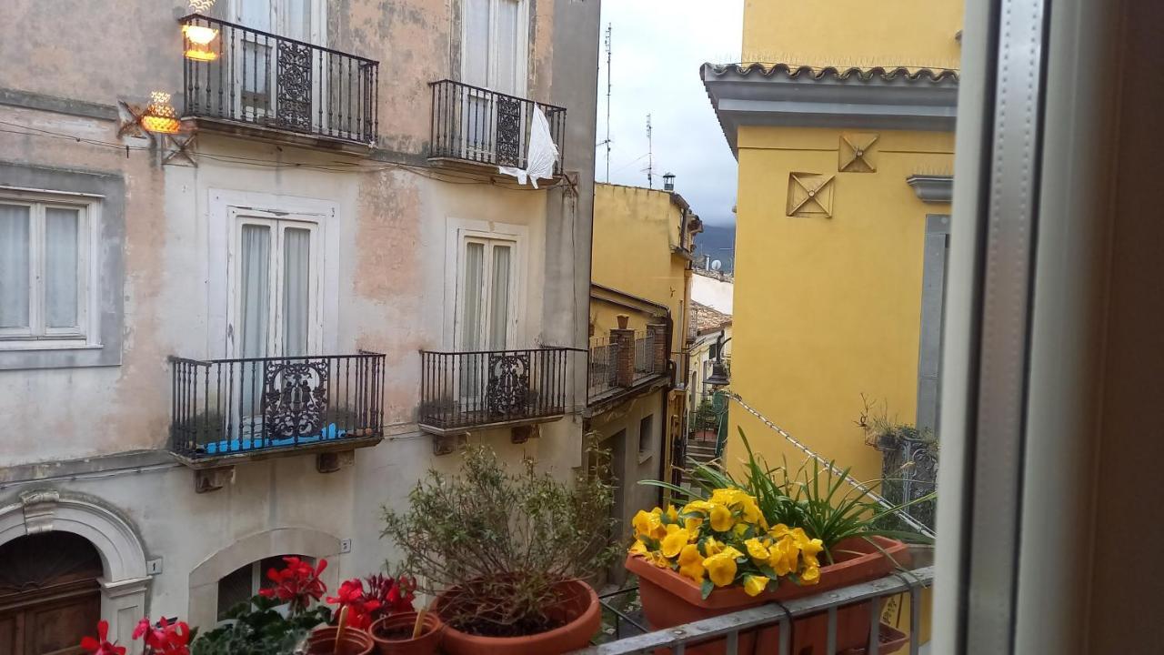 Apartamento La Casa Di Carmen Melfi Exterior foto